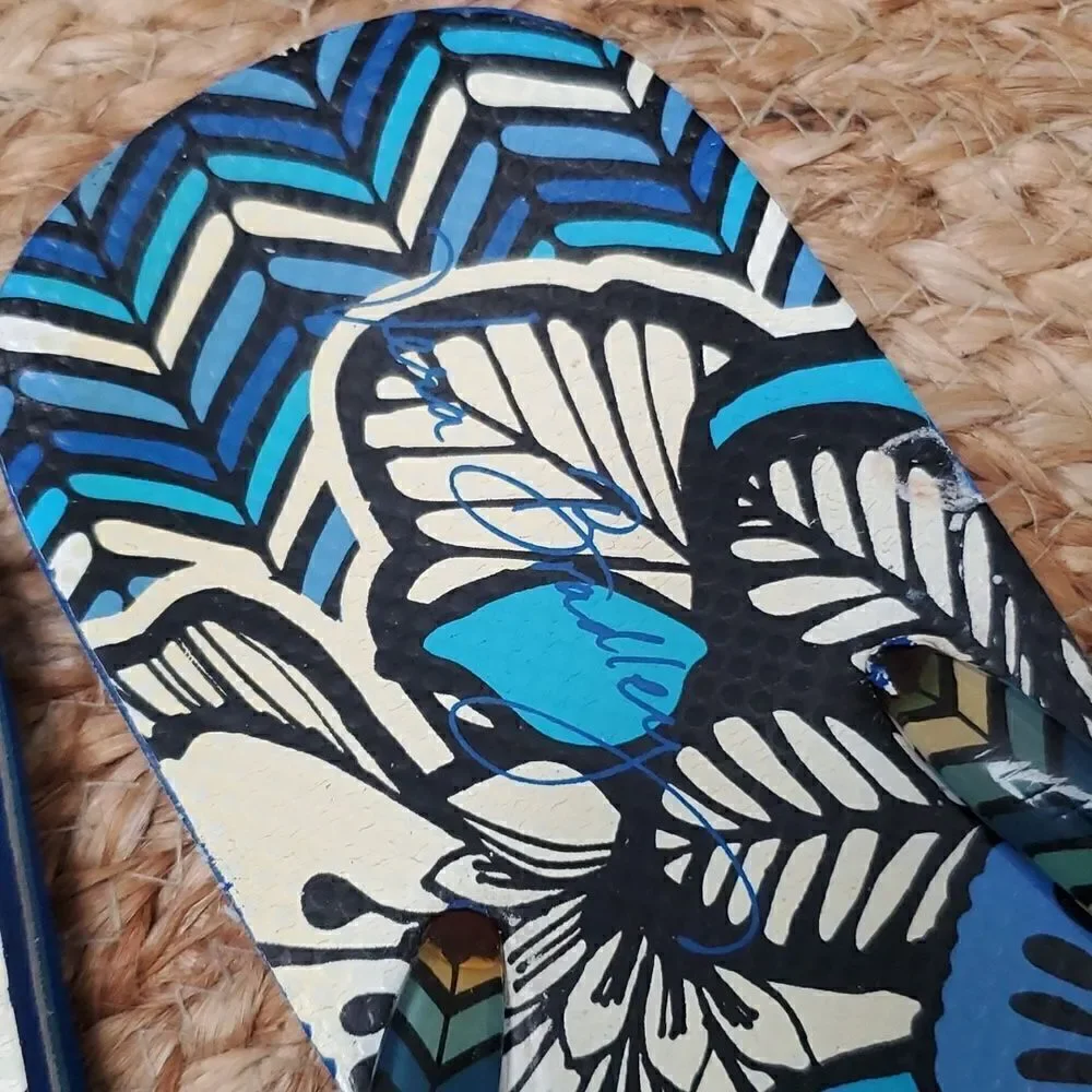 Vera Bradley Blue Floral Flip Flops (L, 9-10)